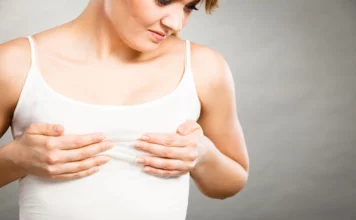 Fitte al Seno Destro e Sinistro: Cause e Rimedi